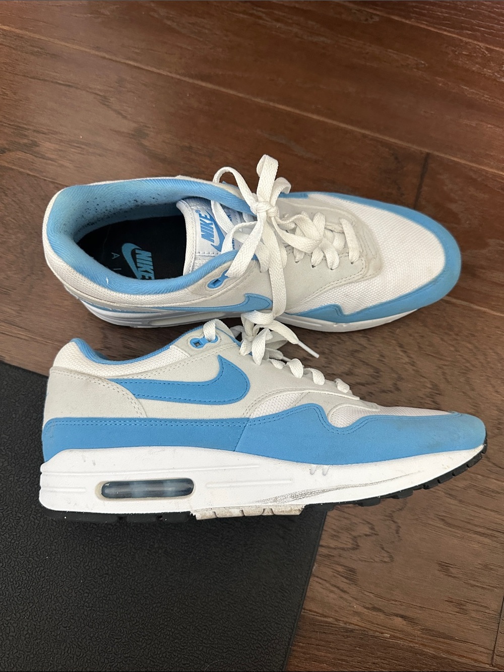 Nike White and Light Blue Low-Top Air Max Sneakers